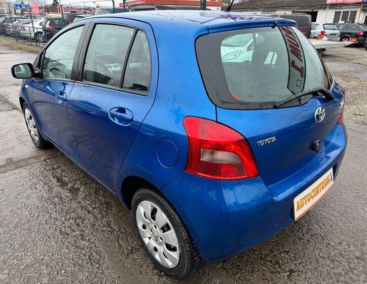 Toyota Yaris Hatchback 998,0 51 kw