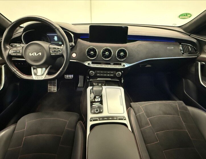 KIA Stinger Liftback 3,3 l 269 kw