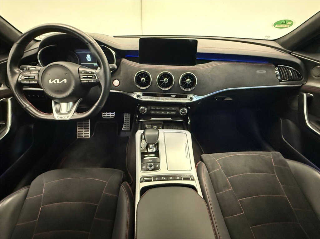 KIA Stinger Liftback 3,3 l 269 kw