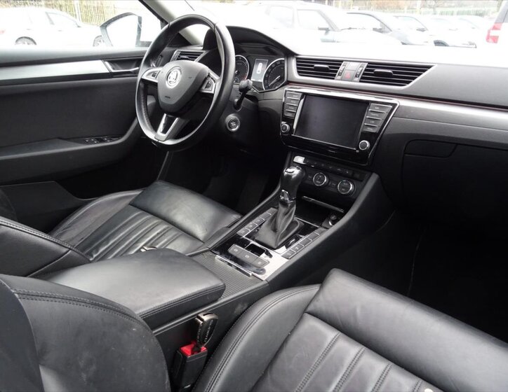 Škoda Superb 22