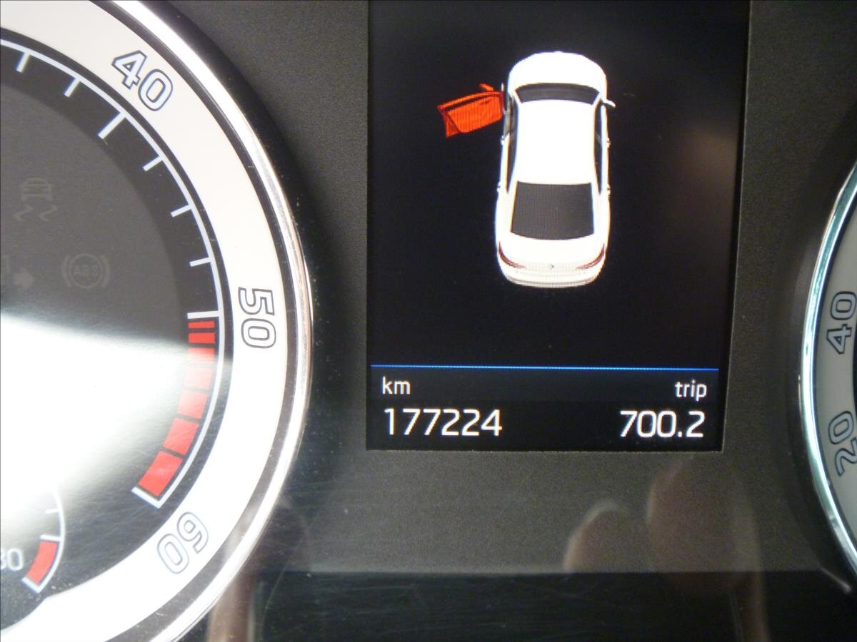 Škoda Superb Liftback 2,0 l 140 kw