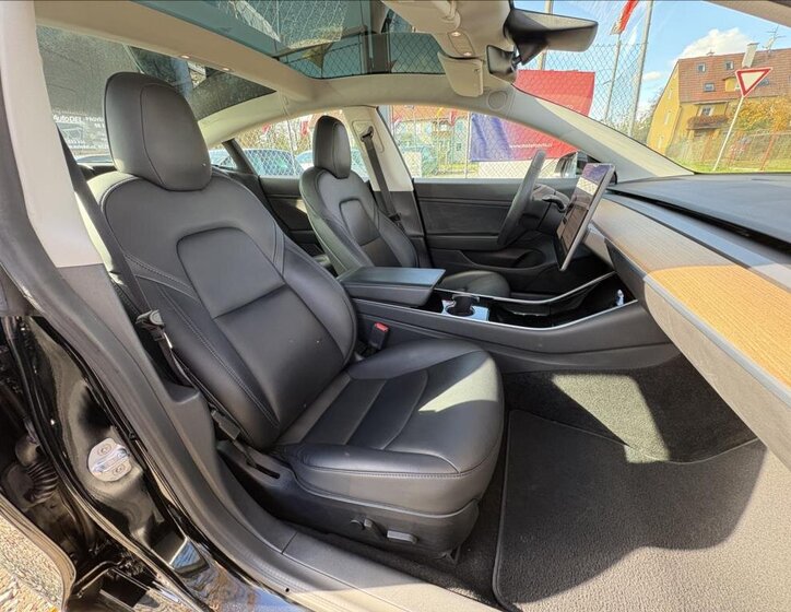 Tesla Model 3 29