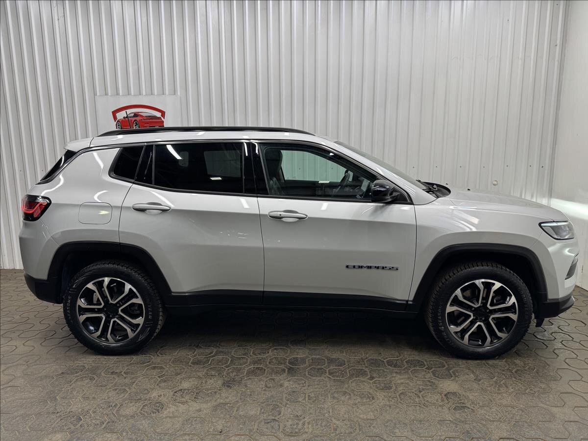 Jeep Compass SUV / Terénní 1,3 l 140 kw