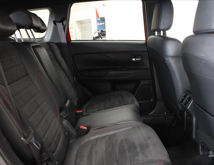 Mitsubishi Outlander 13