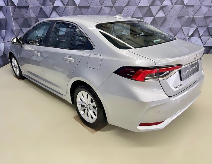 Toyota Corolla Sedan 1,5 l 92 kw