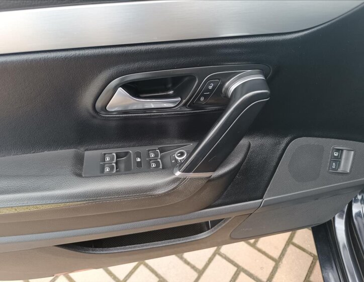 Volkswagen Passat CC Sedan / Limuzína 2,0 l 103 kw