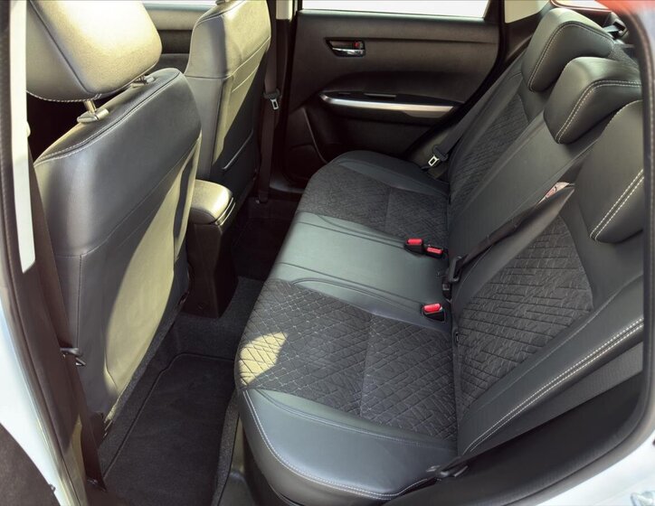 Suzuki Vitara SUV / Terénní 1,4 l 103 kw