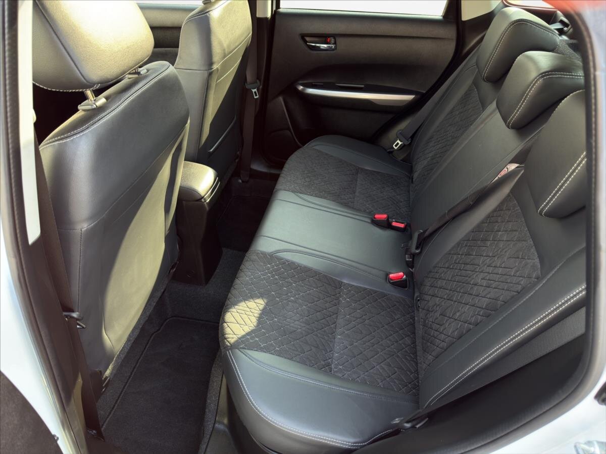 Suzuki Vitara SUV / Terénní 1,4 l 103 kw