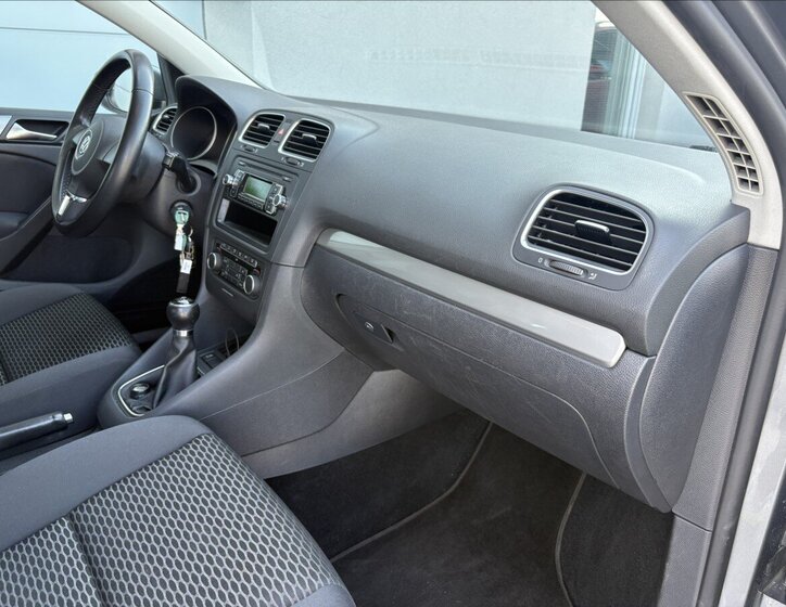 Volkswagen Golf Hatchback 1,2 l 77 kw