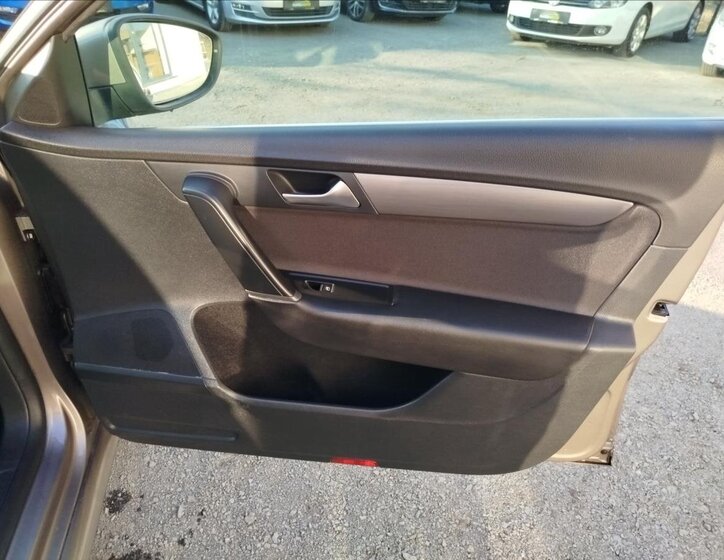 Volkswagen Passat Ostatní 1,4 l 90 kw
