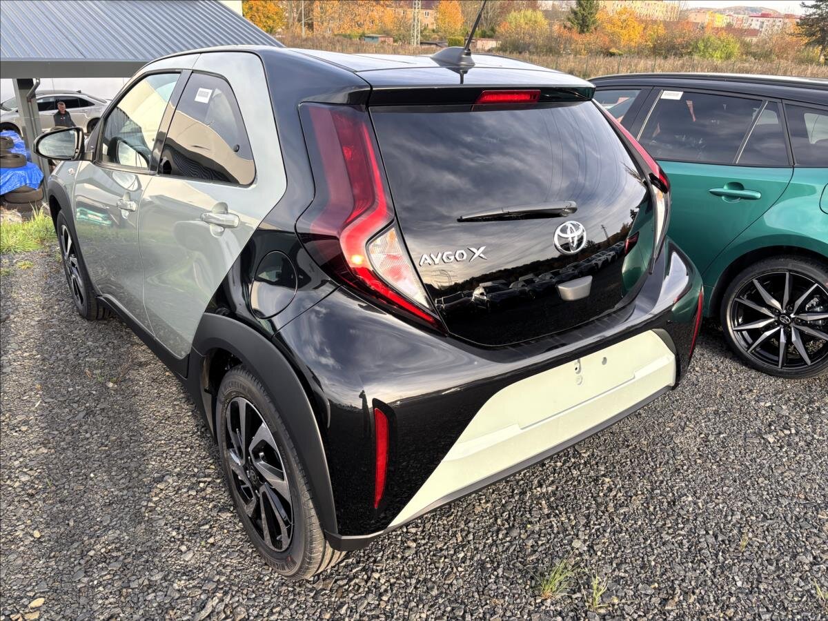 Toyota Aygo Hatchback 1,0 l 53 kw