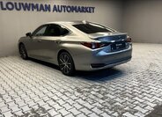 Lexus ES 300h Sedan 2,5 l 160 kw