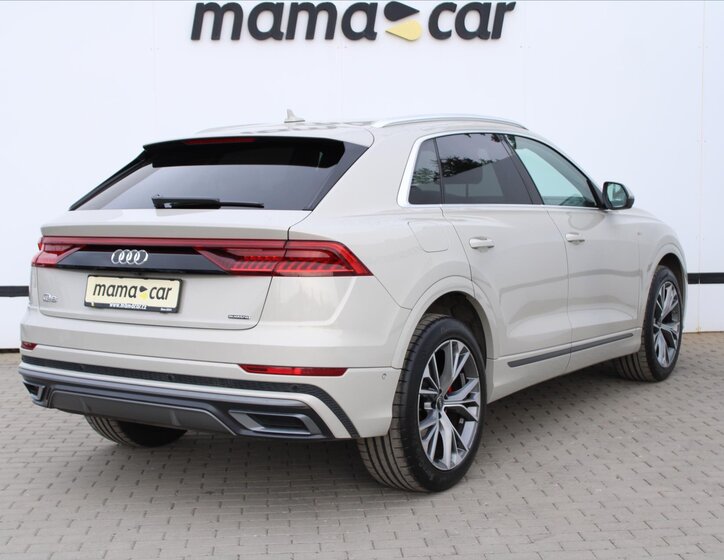 Audi Q8 SUV / Terénní 3,0 l 250 kw