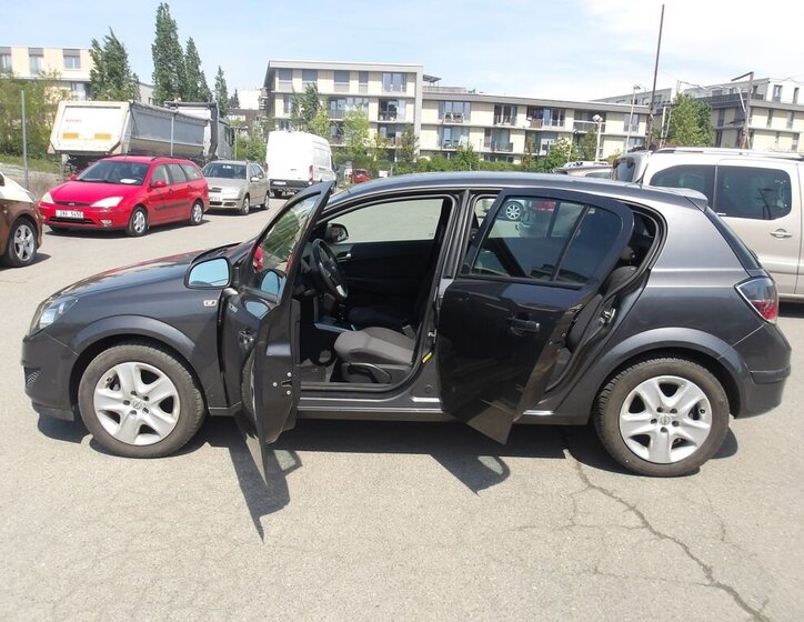 Opel Astra Hatchback 1,4 l 66 kw