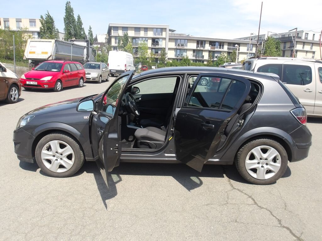 Opel Astra Hatchback 1,4 l 66 kw