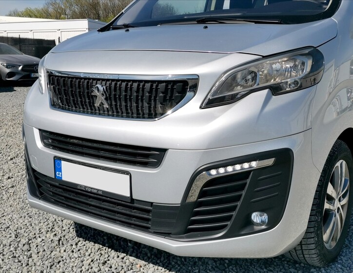 Peugeot Traveller 26