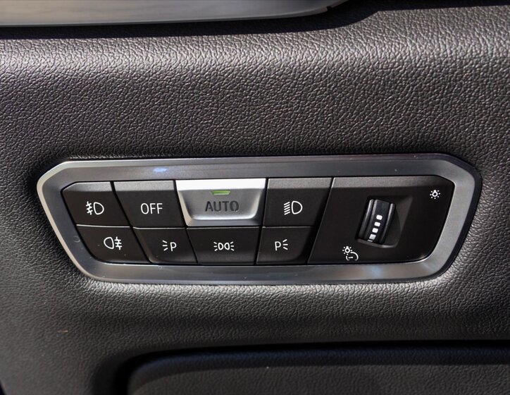 BMW X5 SUV / Terénní 3,0 l 250 kw