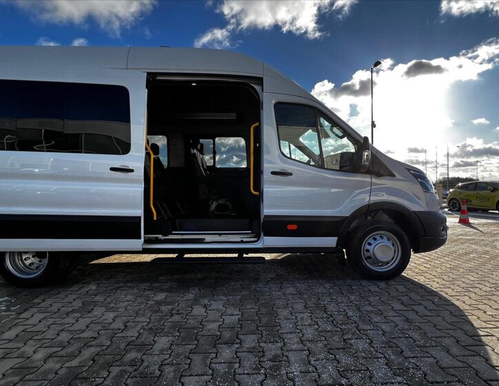 Ford Transit 13