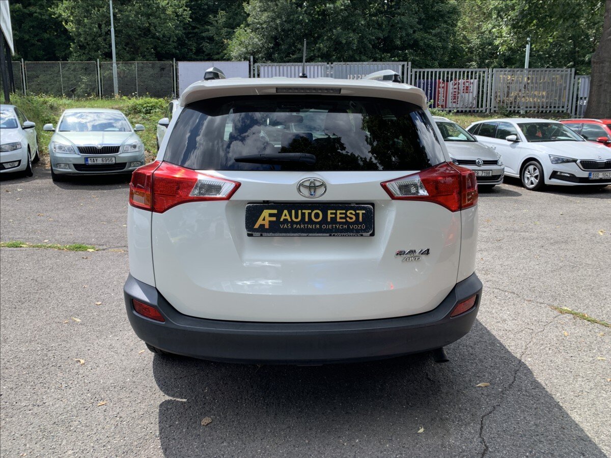 Toyota RAV4 SUV / Terénní 2,2 l 110 kw