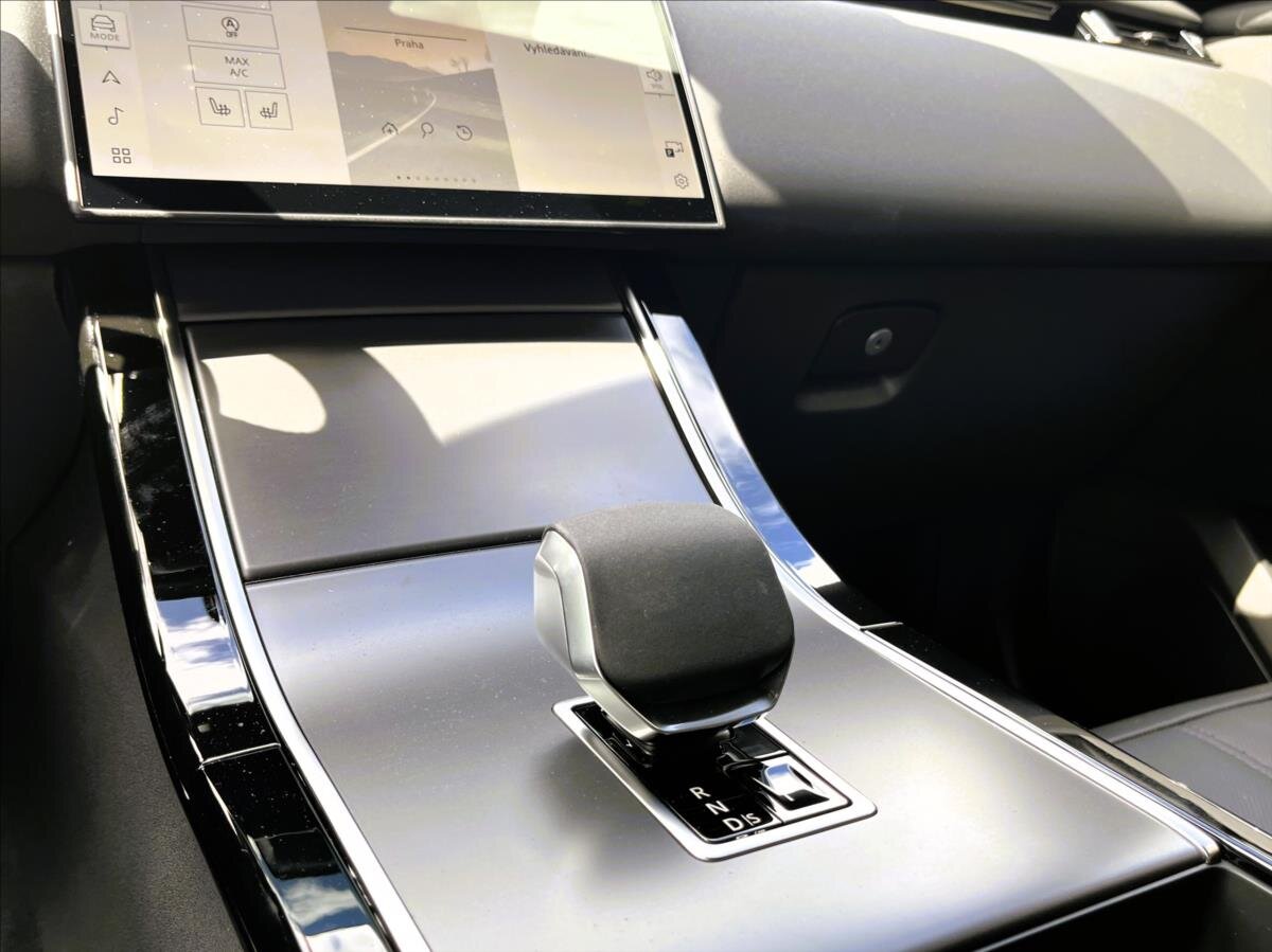 Land Rover Range Rover Velar SUV / Terénní 2,0 l 297 kw