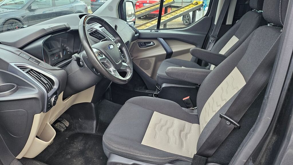Ford Tourneo Custom VAN-Minibus 2,0 l 96 kw