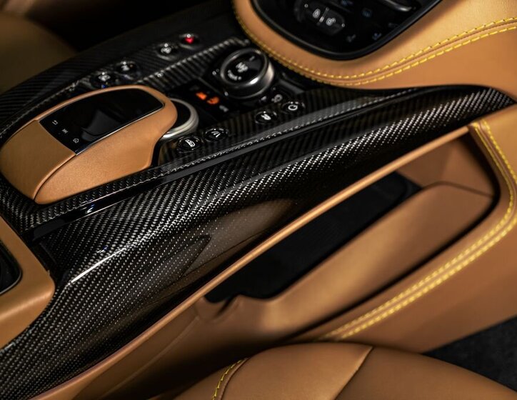 Aston Martin Ostatní SUV 4,0 l 520 kw