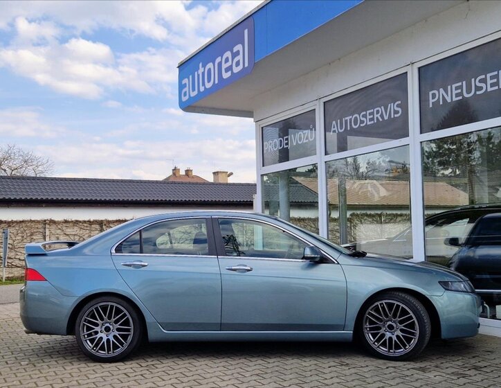 Honda Accord Sedan / Limuzína 2,0 l 114 kw