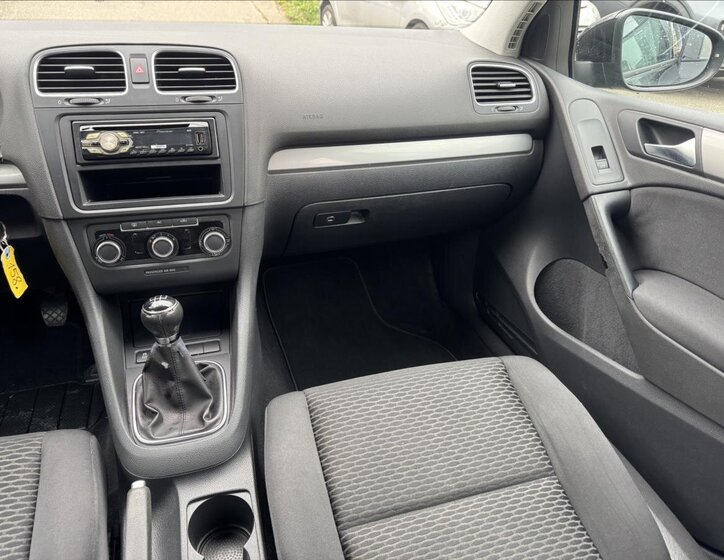 Volkswagen Golf Hatchback 1,6 l 77 kw