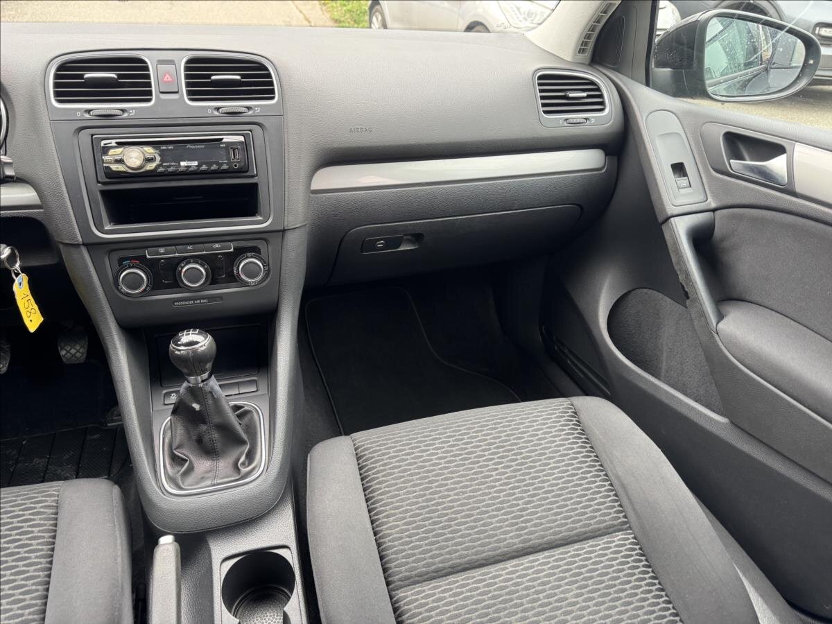 Volkswagen Golf Hatchback 1,6 l 77 kw