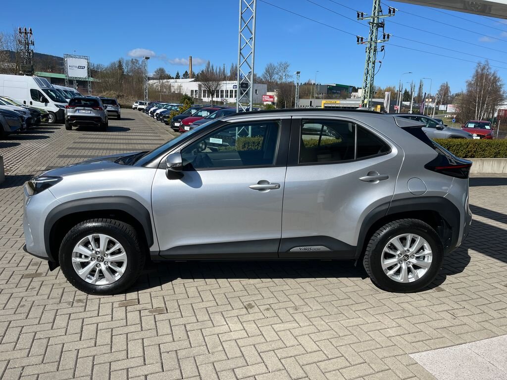 Toyota Yaris Cross SUV / Terénní 1,5 l 68 kw