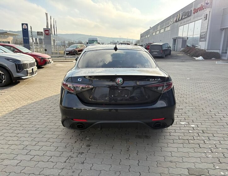 Alfa Romeo Giulia Sedan 2,0 l 206 kw