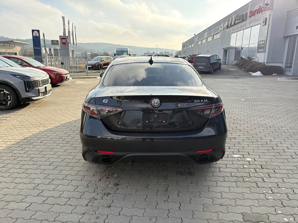 Alfa Romeo Giulia Sedan 2,0 l 206 kw