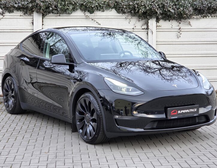 Tesla Model Y SUV 0,0 393 kw