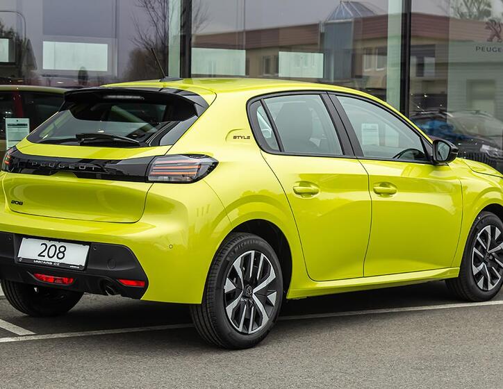 Peugeot 208 5