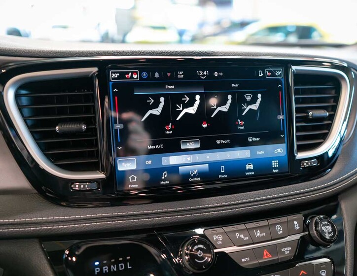 Chrysler Pacifica 27