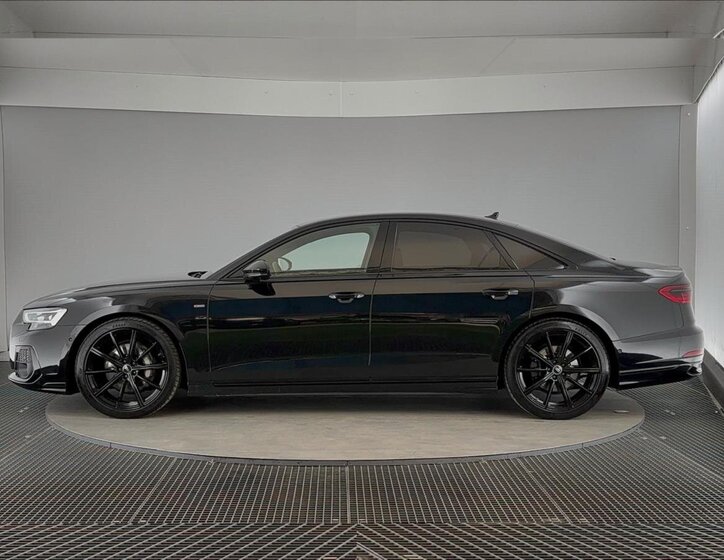 Audi A8 Sedan / Limuzína 3,0 l 210 kw