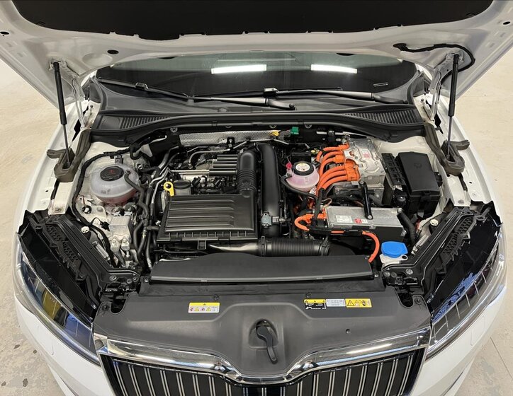 Škoda Superb Liftback 1,4 l 160 kw