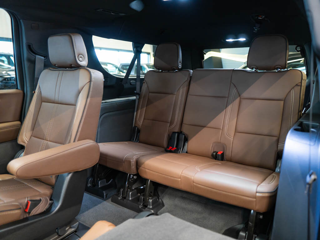 Chevrolet Suburban SUV 6,2 l 313 kw