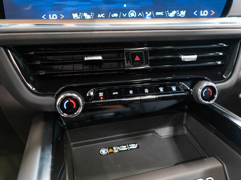 Chevrolet Suburban SUV 6,2 l 313 kw