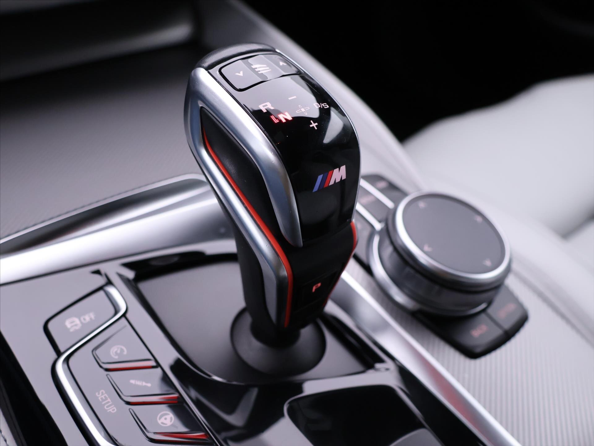 BMW M5 Sedan 4,4 l 441 kw