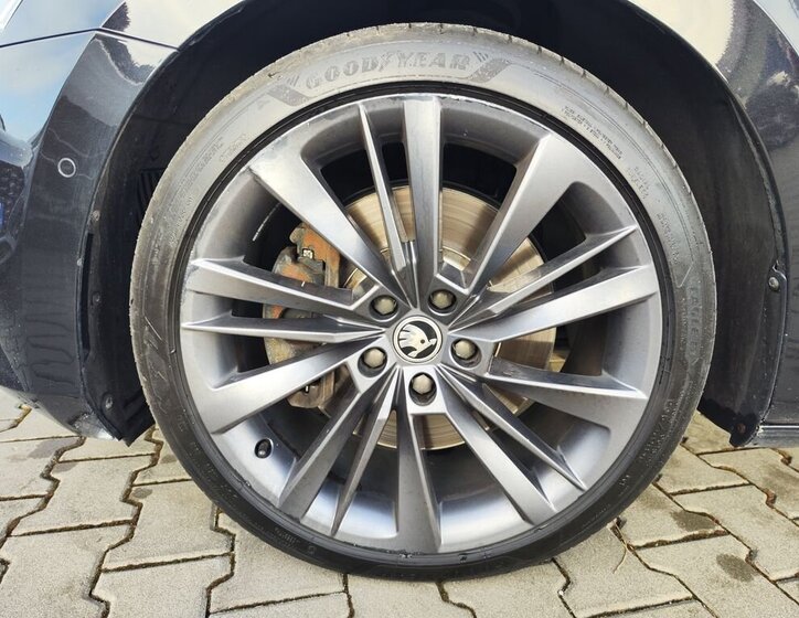 Škoda Superb Liftback 2,0 l 206 kw