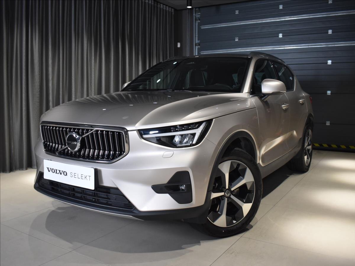 Volvo XC40 SUV / Terénní 2,0 l 145 kw