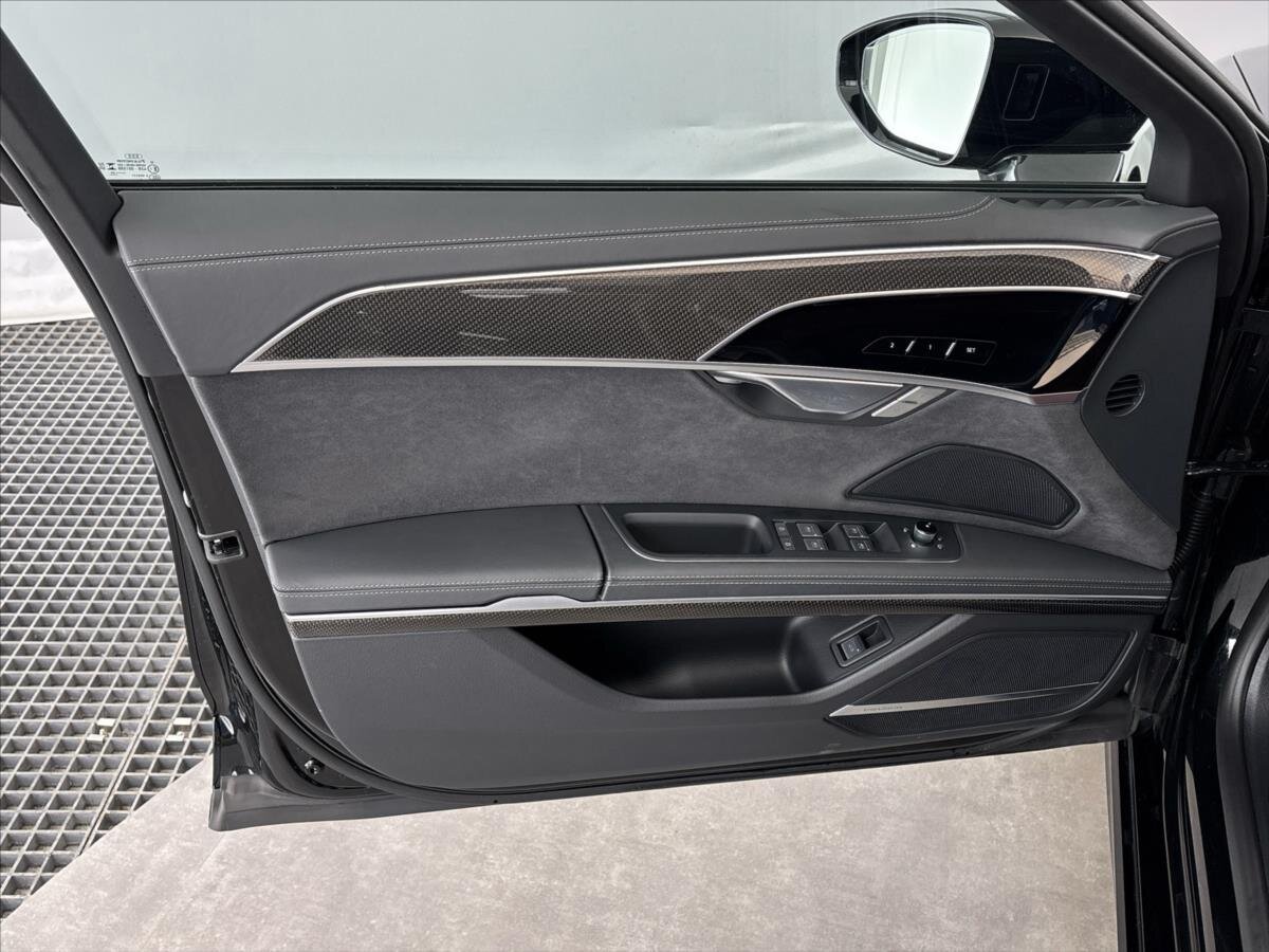 Audi A8 Sedan / Limuzína 3,0 l 210 kw