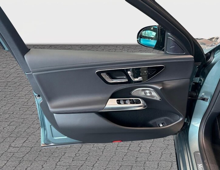 Mercedes-Benz Třídy E Sedan 2,0 l 145 kw