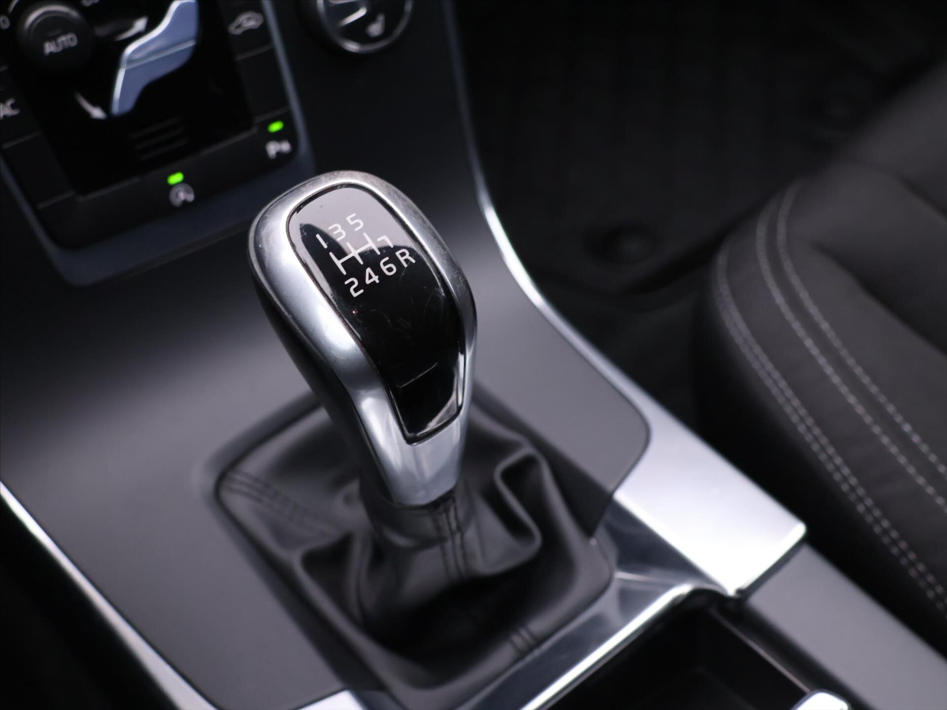 Volvo V60 Kombi 2,0 l 110 kw