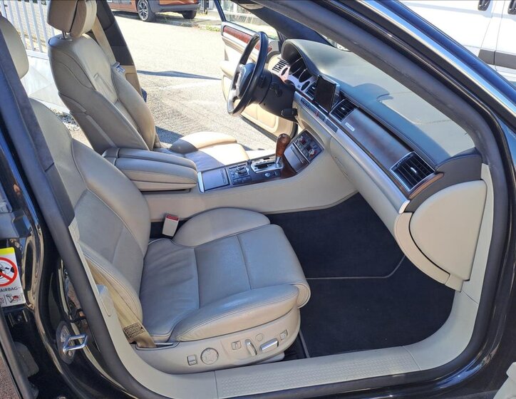 Audi A8 Sedan 4,1 l 240 kw
