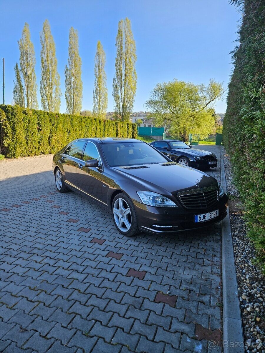 Mercedes-Benz Ostatní Sedan / Limuzína 0,0 0