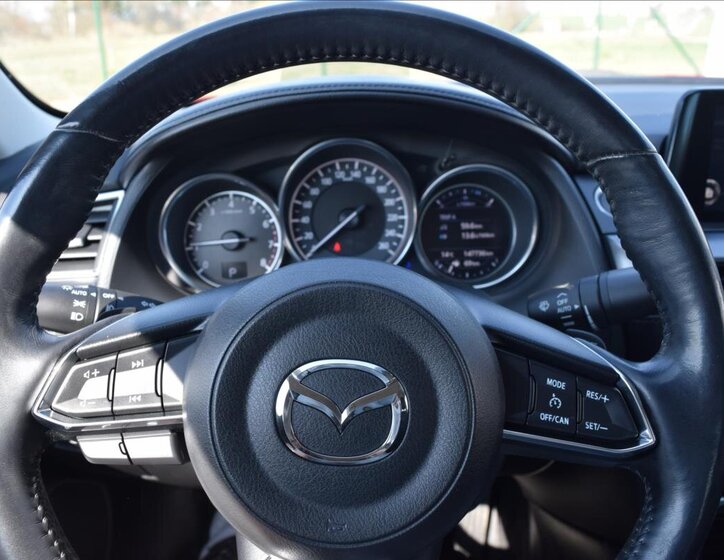 Mazda 6 Sedan / Limuzína 2,5 l 141 kw