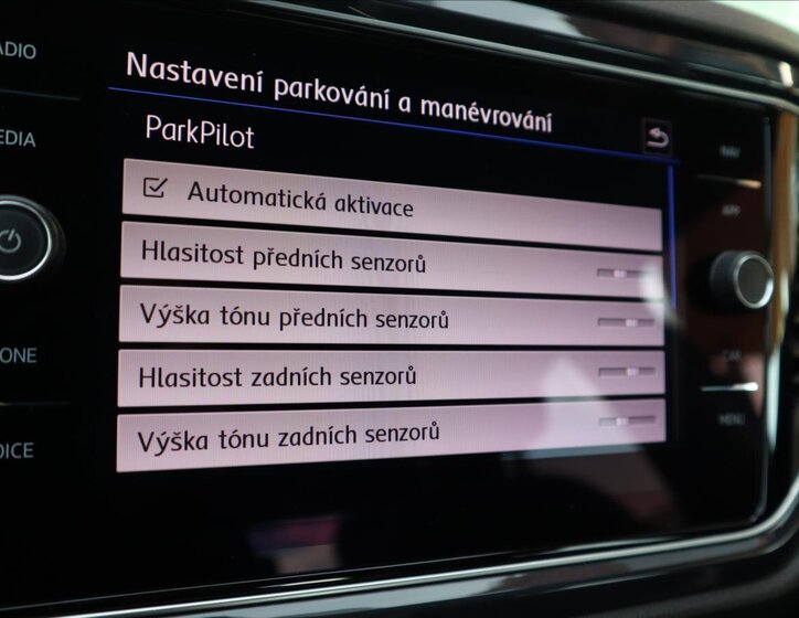 Volkswagen T-Roc CUV / Crossover 1,5 l 110 kw