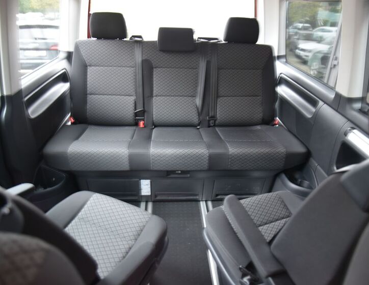 Volkswagen Multivan 23